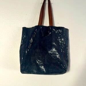 GUC Soriel Blue Hobo Bag with interior small zippered change purse